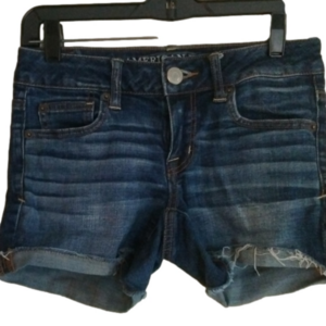 American Eagle Super stretch cut off shorts. Size 2. Great for summer!